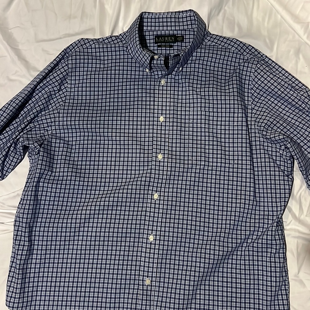In like new condition, Mens Lauren by Ralph Lauren button down long sleeve shirt